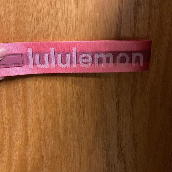 Lululemon Never Lost Key Chain Mauve and Pink NWT - Picture 5 of 5